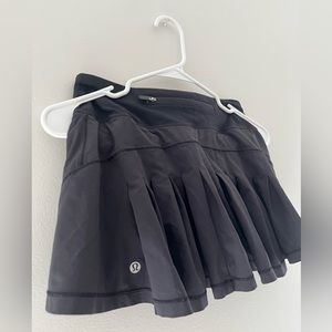 Lululemon pleated black tennis skirt